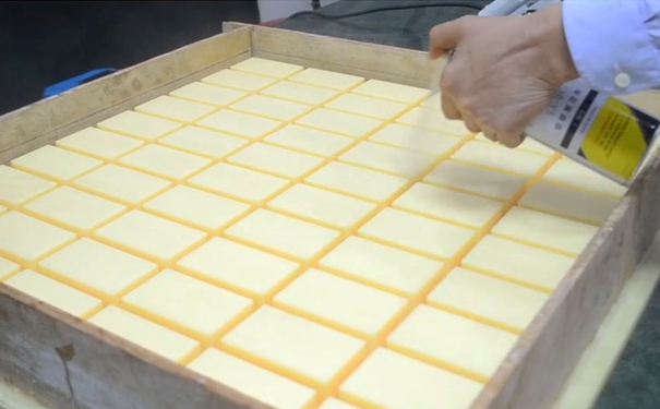 模具硅橡膠操作為什么要用脫模劑？