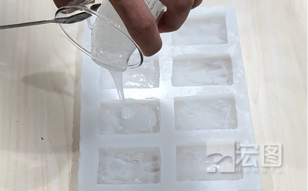 硅膠模具能倒液體硅膠嗎？