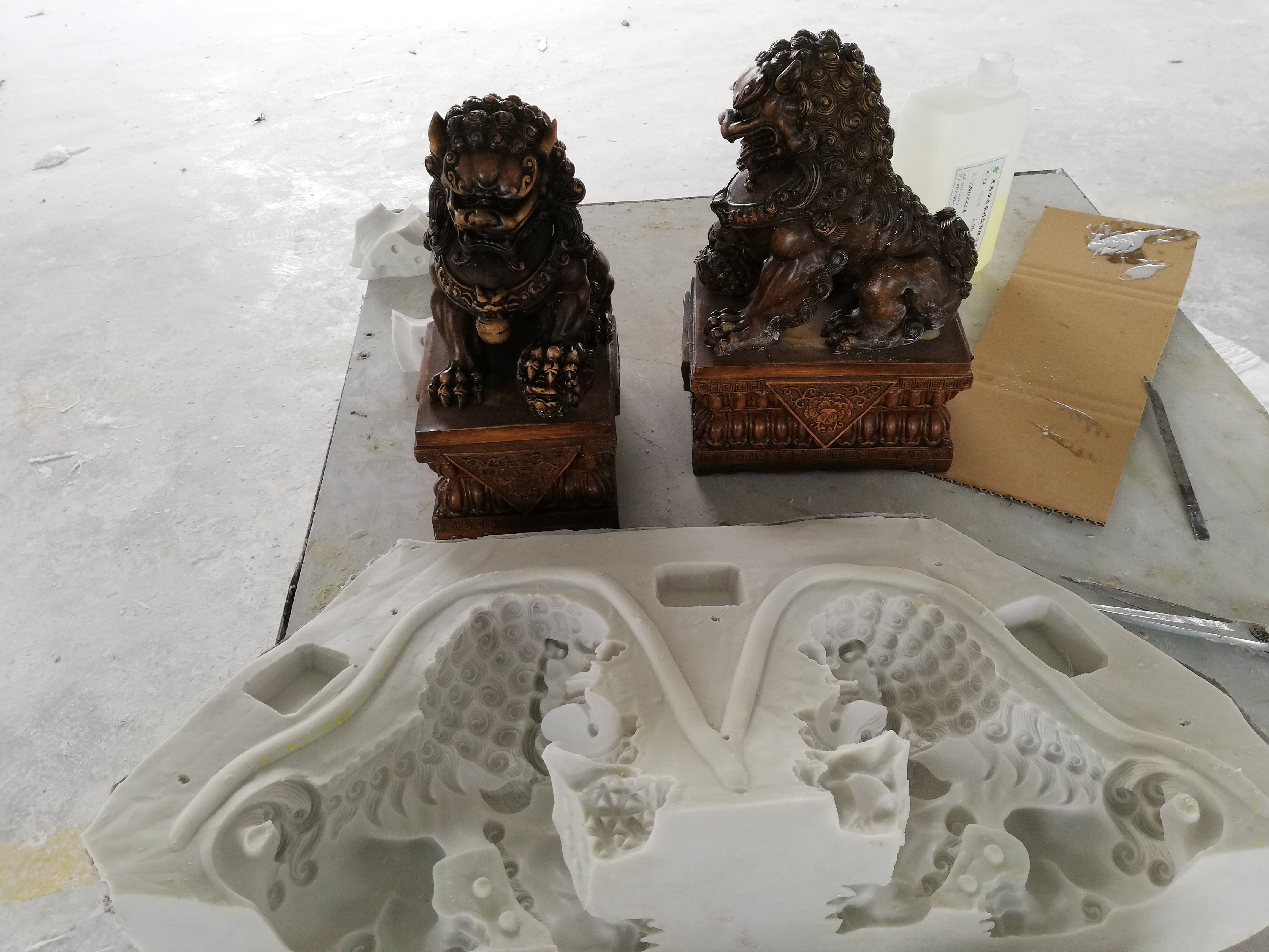 模具硅膠翻模樹脂工藝品出現(xiàn)燒模情況怎么辦 ？