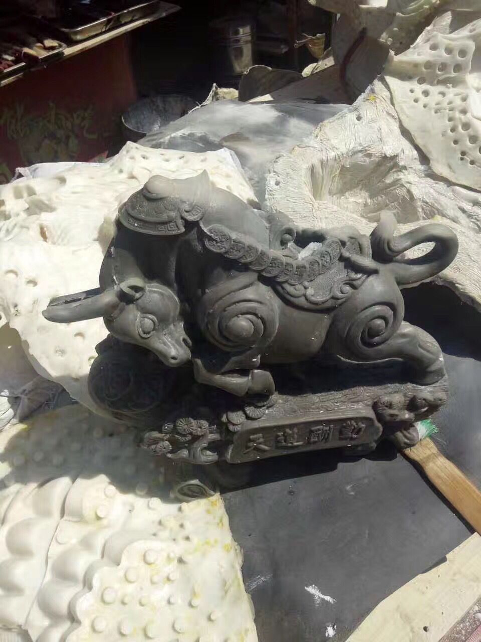 如何使用工業(yè)級模具硅膠制作模具？