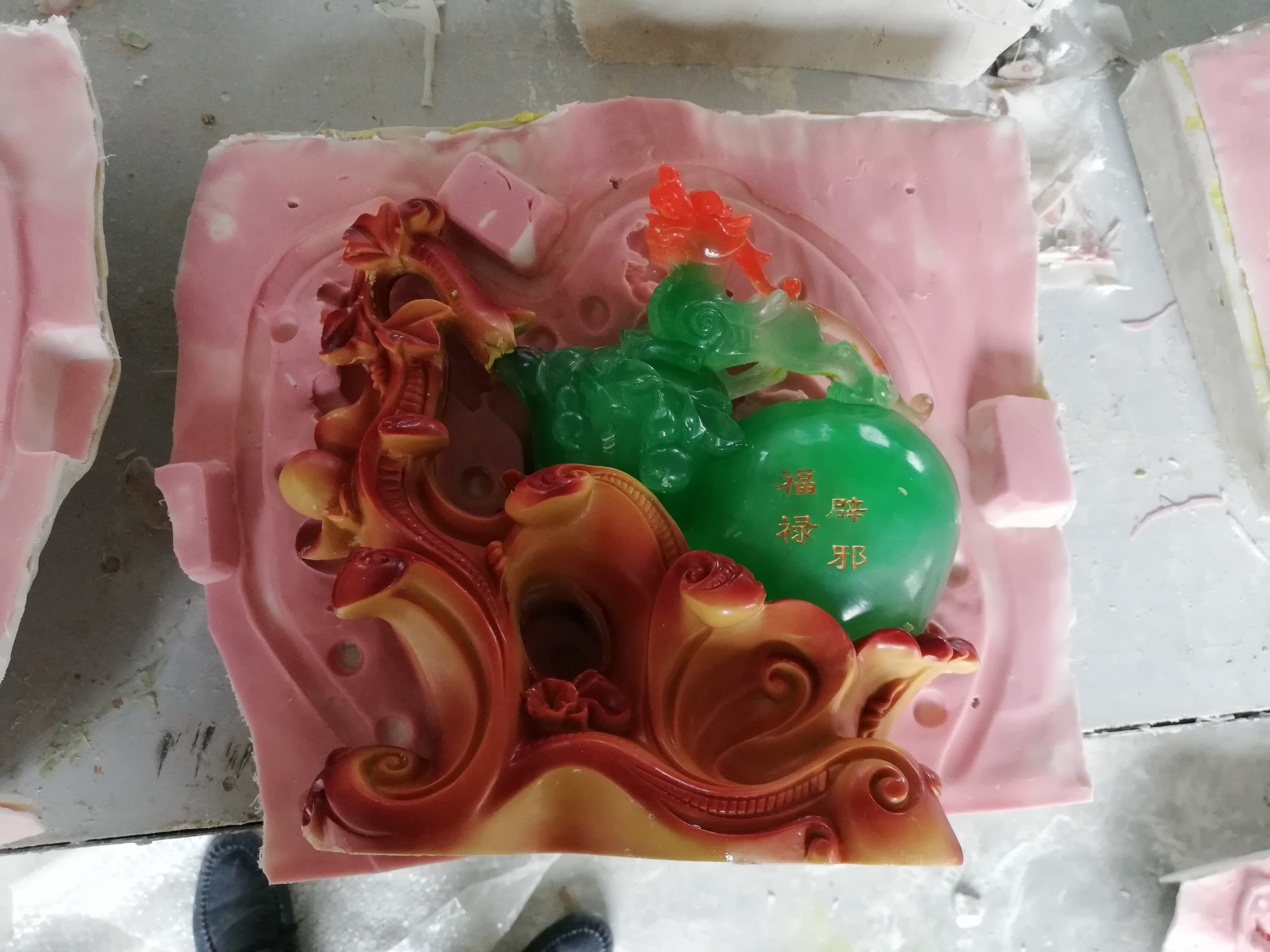工業(yè)級模具硅膠不耐高溫怎么辦？