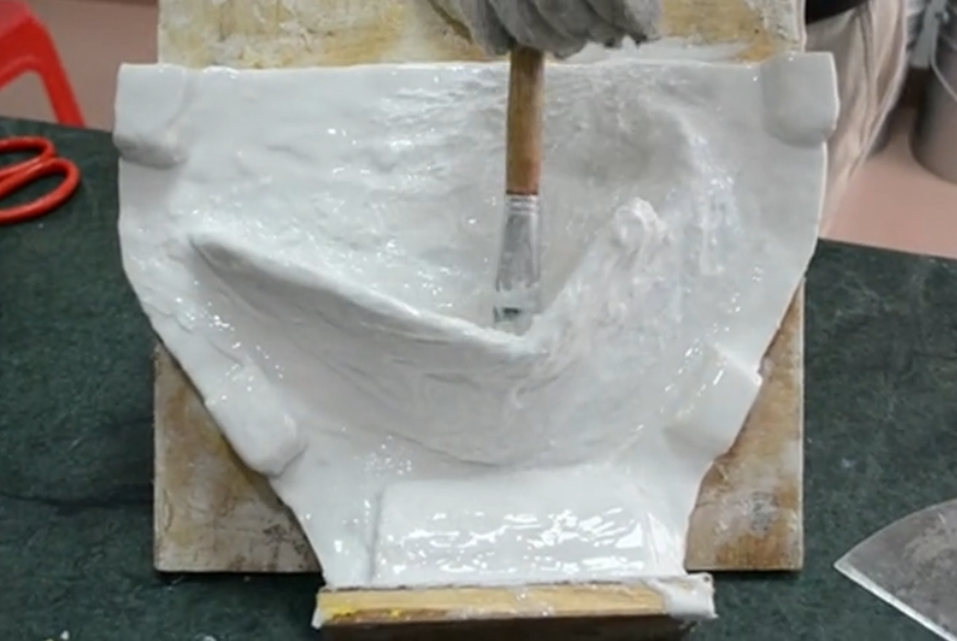 模具硅膠操作方法有幾種？